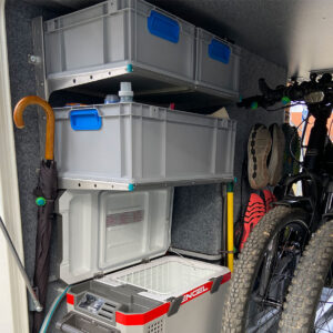 youRS Regalmodul Detailaufnahme Aluminiumrahmen