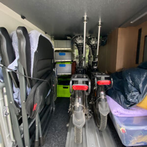 bike-holder COMFORT Fahrradhalterung mit flexibler Deckenanschluss-Montage über Deckenbuchsen in der Heckgarage.