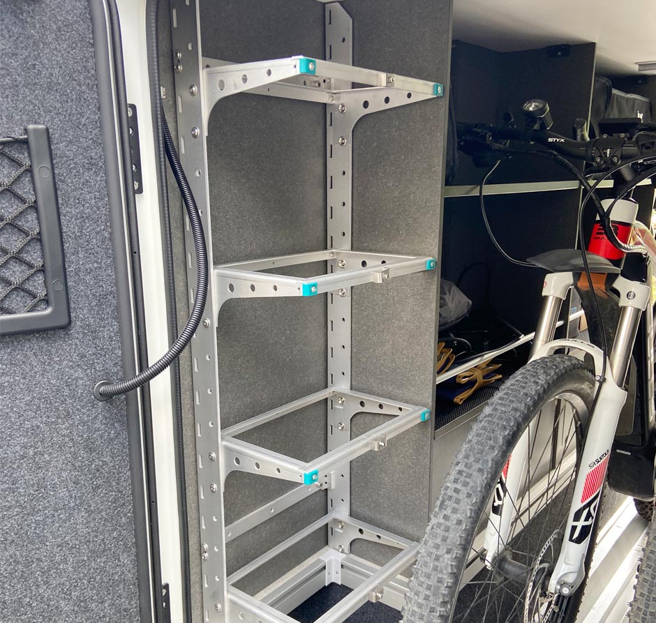 Euroboxenregalmodul Wohnmobil Heckgarage 30x20 ohne Boxen.jpg