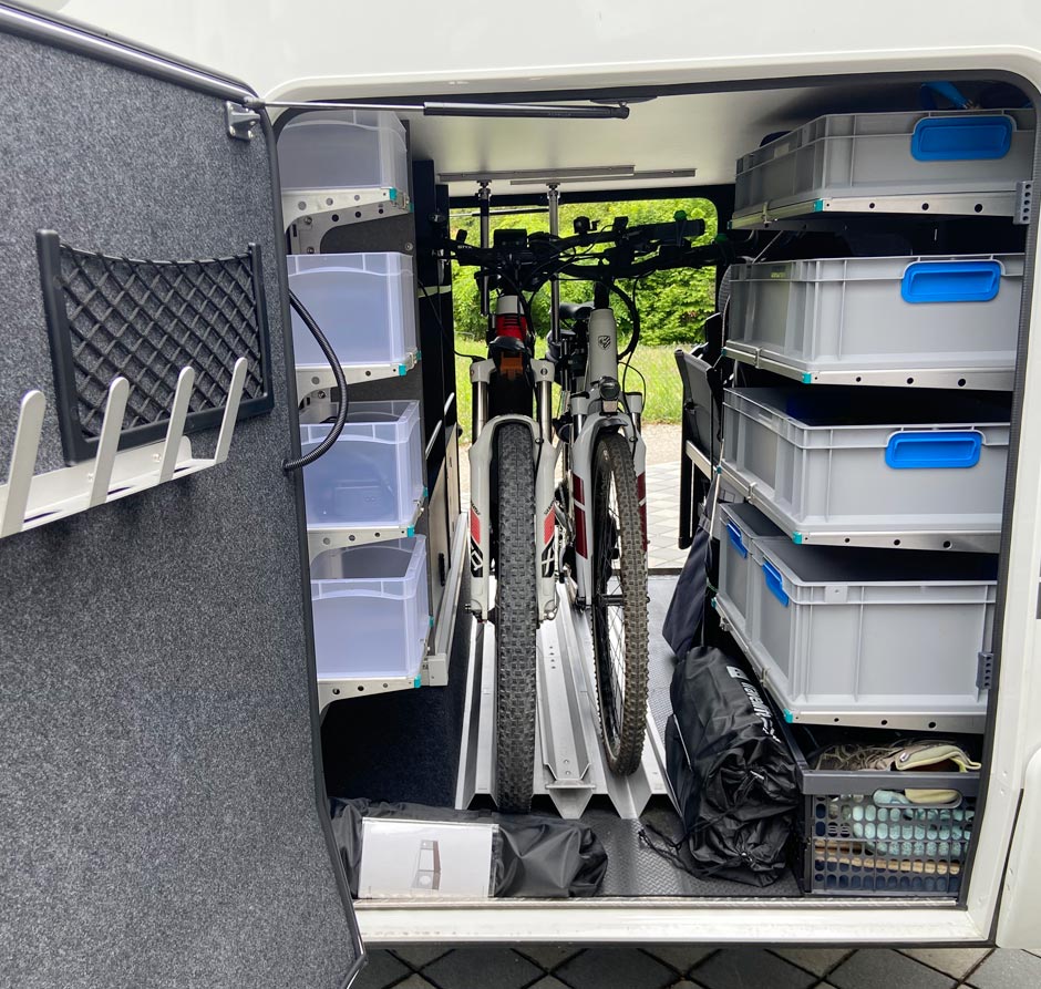Euroboxenregalmodul-20x30-und-60x40-und-bike-holder-Heckgarage-Wohnmobil.jpg