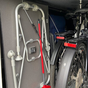 Gummiexpander im Carthago Chic C-Line zur Ladungssicherung.