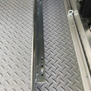 Detailaufnahme der Schwerlast-Teleskopschienen beim SLIDE-out Heavy Auszug