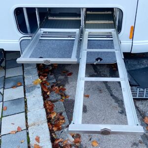 Ausgefahrener SLIDE-out Light Unterflurauszug von BOBs Garage