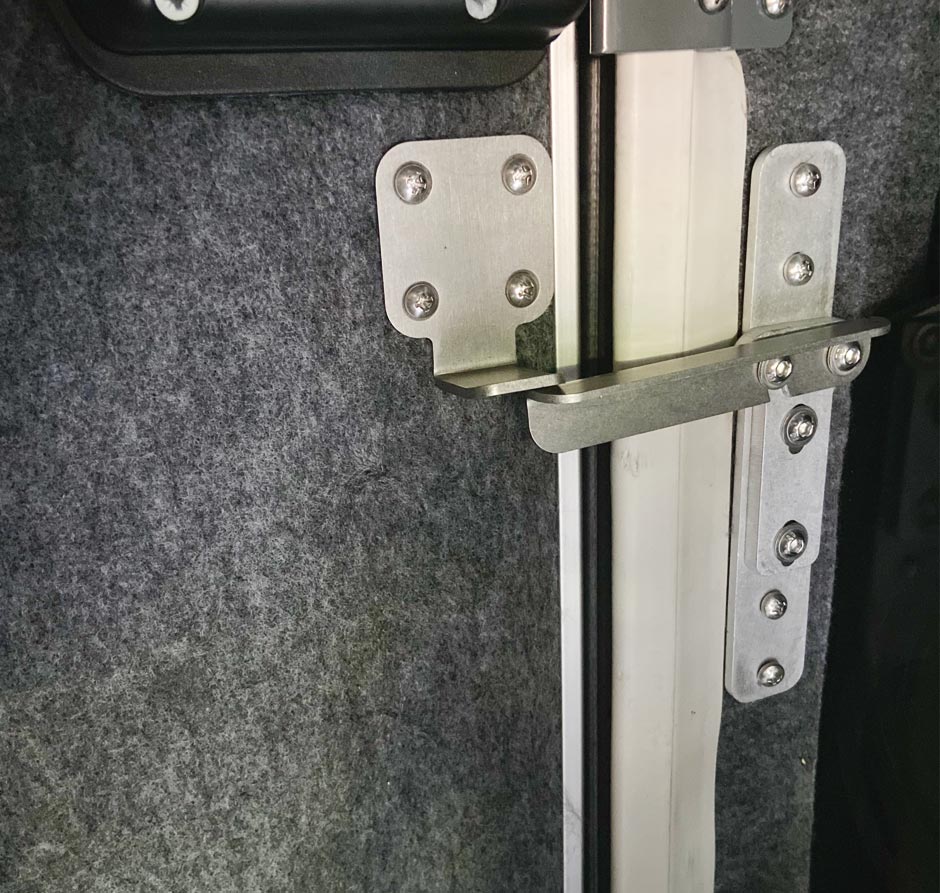 youRS-mini-Türscharnier-Stütze.jpg