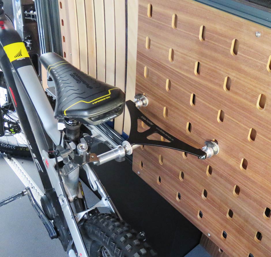 DreipunktEinbau-in-CargoCamper