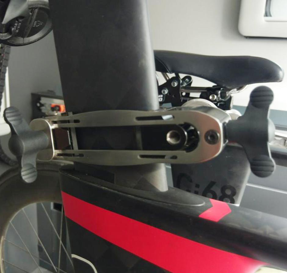 Tria-Klemme-nah-montiert