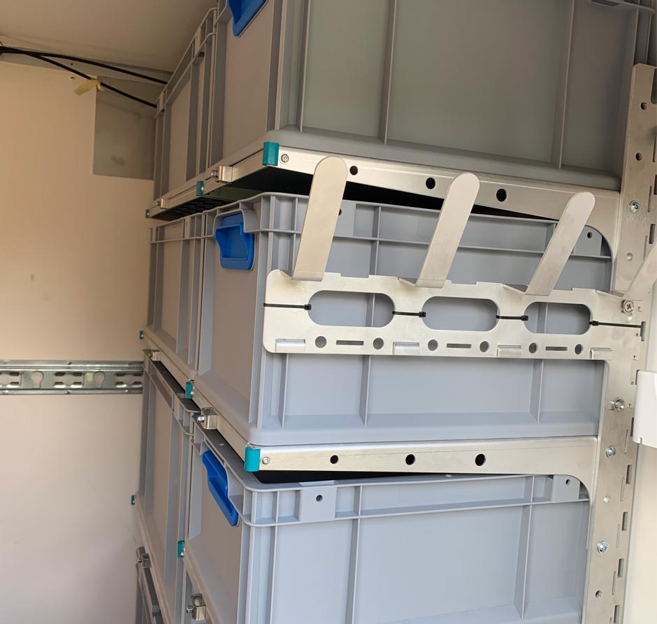 Universalhalter-Kofferanhänger-Gesamt