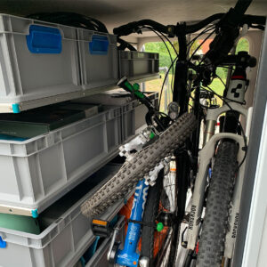 bike-holder KOMBI SET Comfort 2.0 mit youRS Regalsystem im Dethleffs Pulse GT